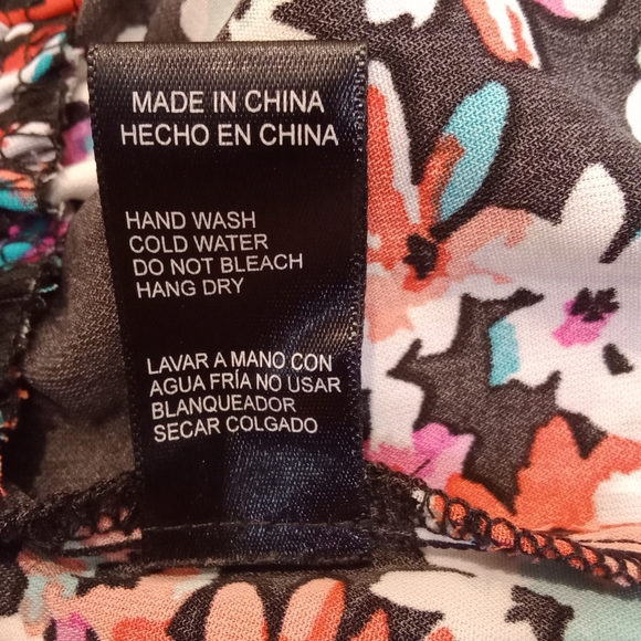 Ambiance apparel black skater skirt with colorful floral pattern size large - Picture 6 of 6